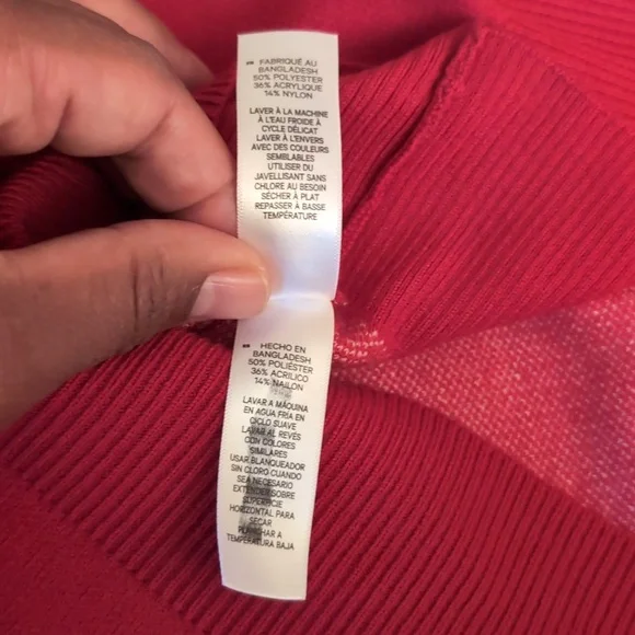 Joe Fresh| NWT Red and White Snow Flake Patterned Long Sleeve Crew Neck Sweater - Picture 14 of 15